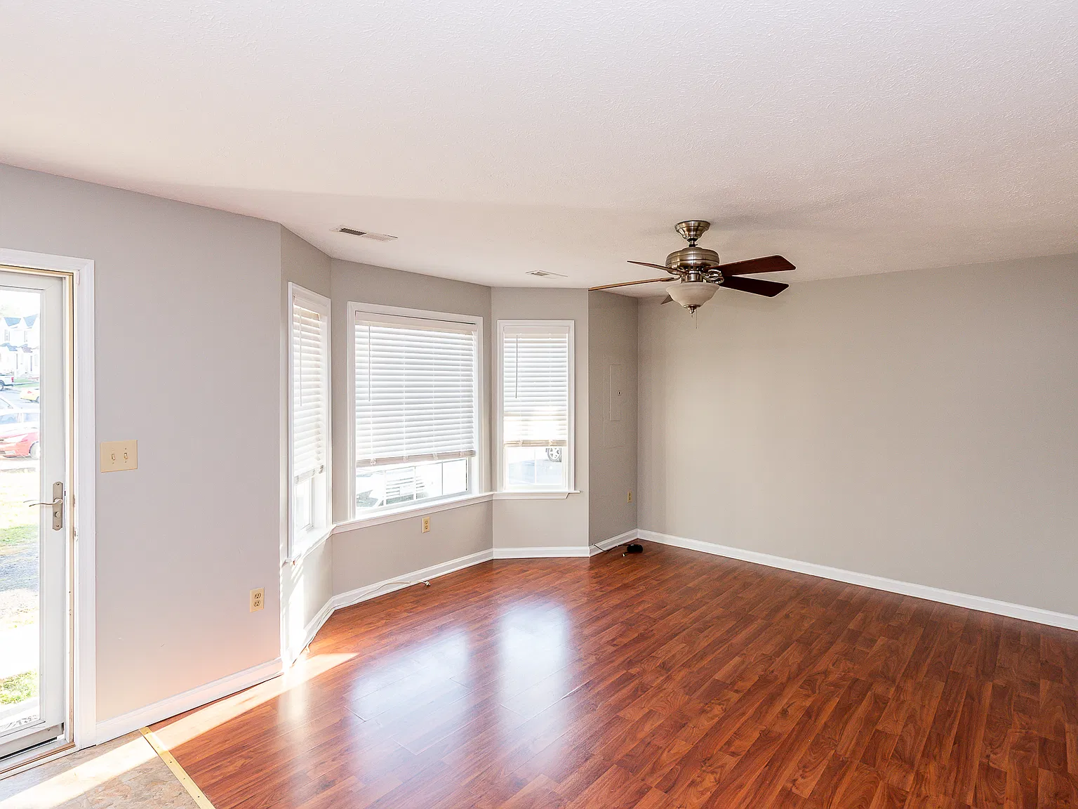 3 bed, 2.5 bath, 1254 sqft, $1,650 — Photo 4