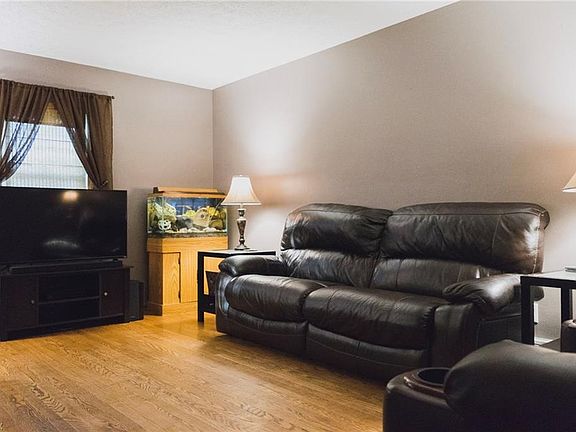 5th image of 3649 Buena Vista Dr