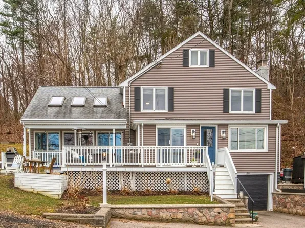 118 Woolford Rd, Wrentham, MA 02093