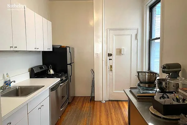 Rented by Sotheby's International Realty | media 18