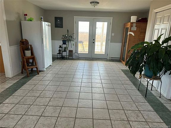4th image of 980 Hodgdon Rd