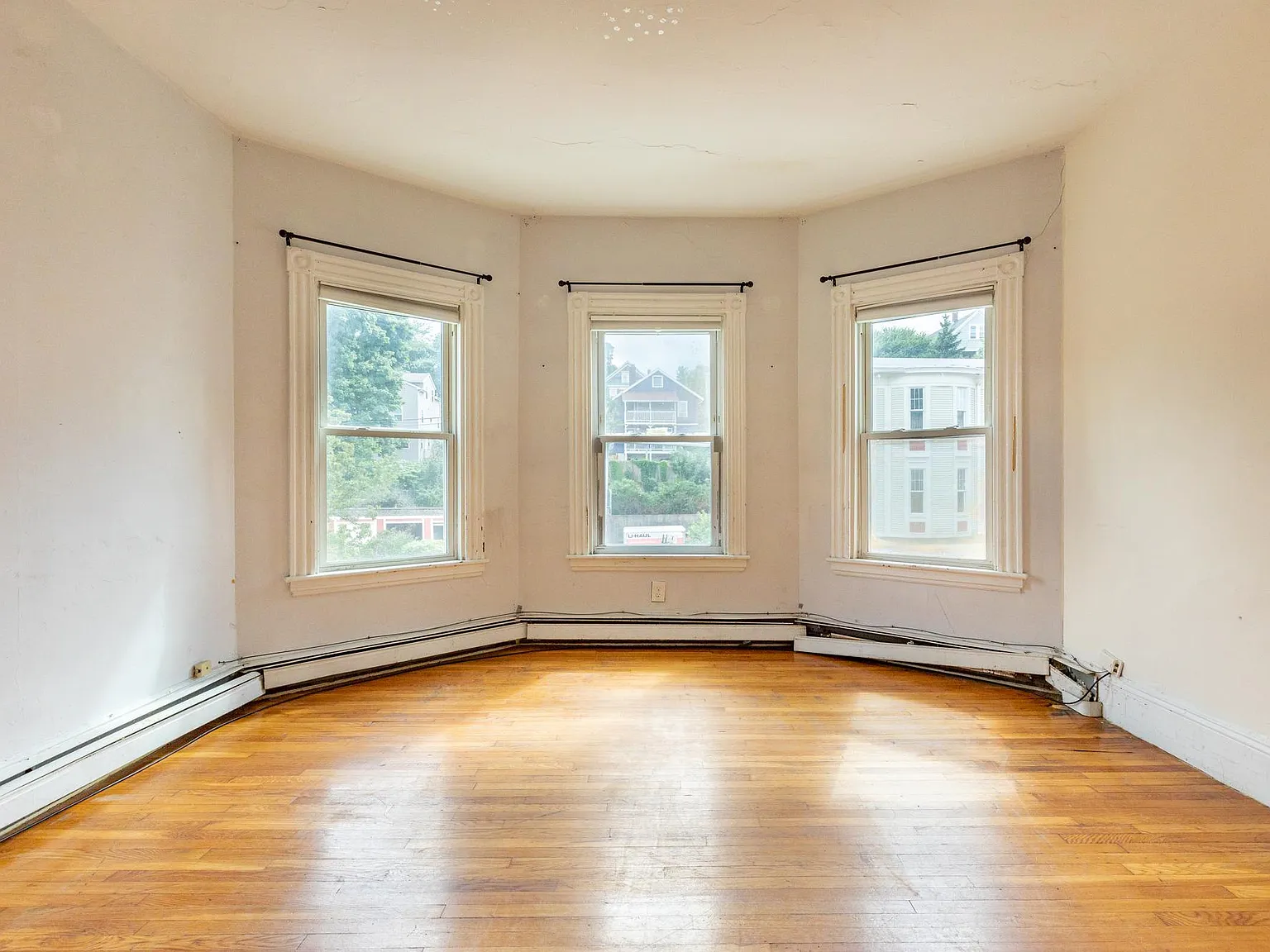 5 bed, 1800 sqft, $7,200 — Photo 4