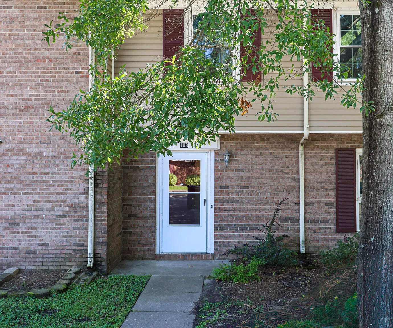 3 bed, 2.5 bath, 1166 sqft, $1,300 — Photo 1