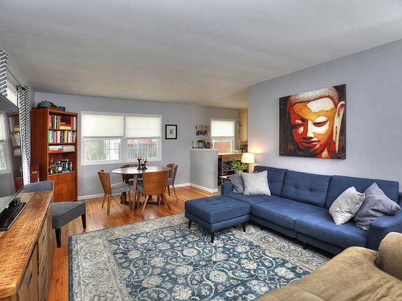 4th image of 562 Howard St