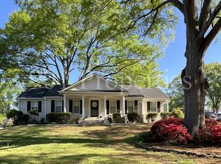 6922 Great Oaks Rd, Germantown, TN 38138