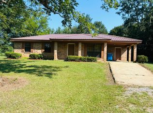 214 Hall Rd, Macon, MS 39341