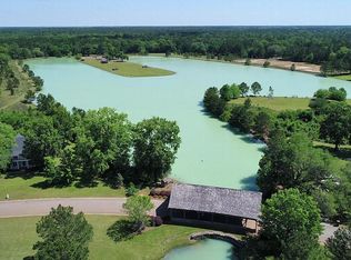 11 Hidden Lakes Dr, Albany, GA 31721