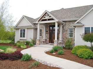 255 Legend Hts, Wales, WI 53183