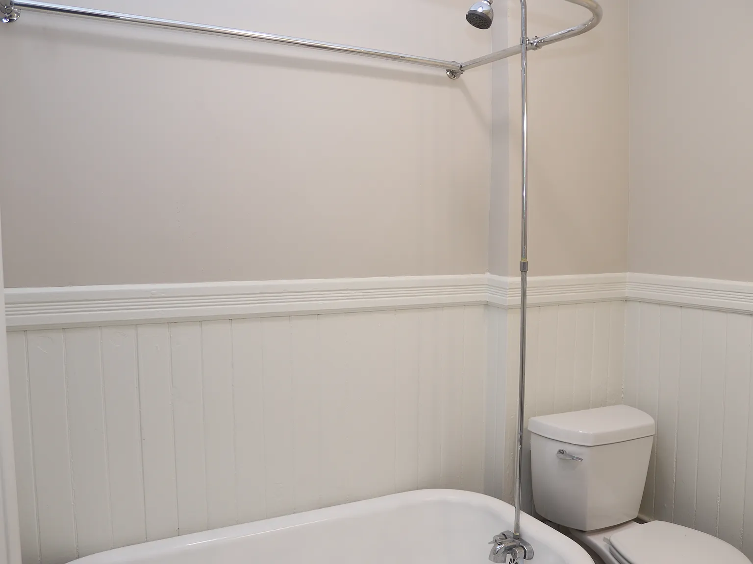 4 bed, 950 sqft, $1,975 — Photo 4