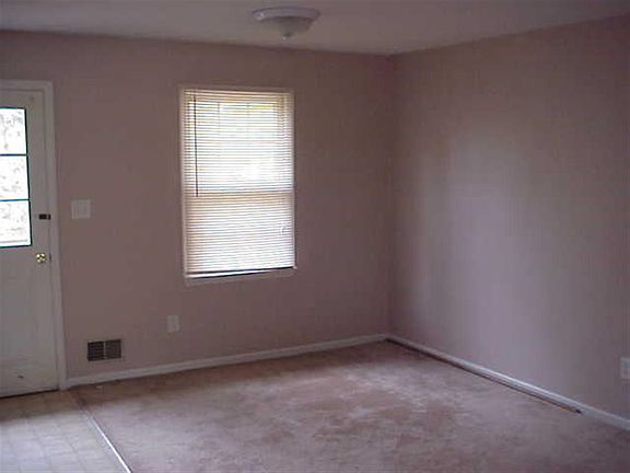 3rd image of 66 Willowood Dr