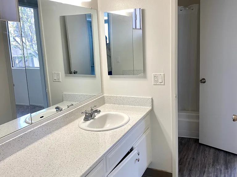6722 Los Verdes Dr #7 — Photo 4