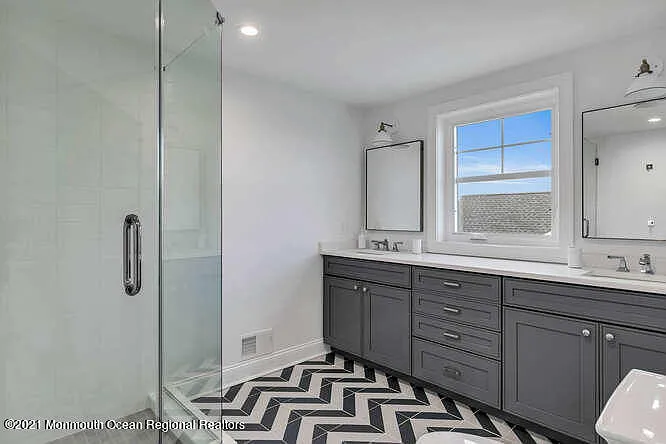 916 Ocean Ave #WEEKLY PRICE — Photo 39