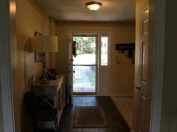 5th image of 211 Buist Ave #A