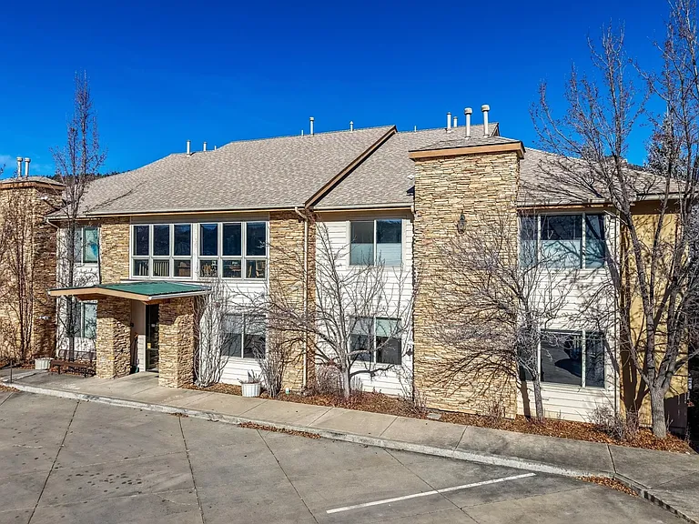 35 Sunshine Ct #2 — Photo 13
