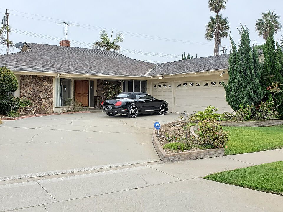 1st image of 5550 W 62nd St