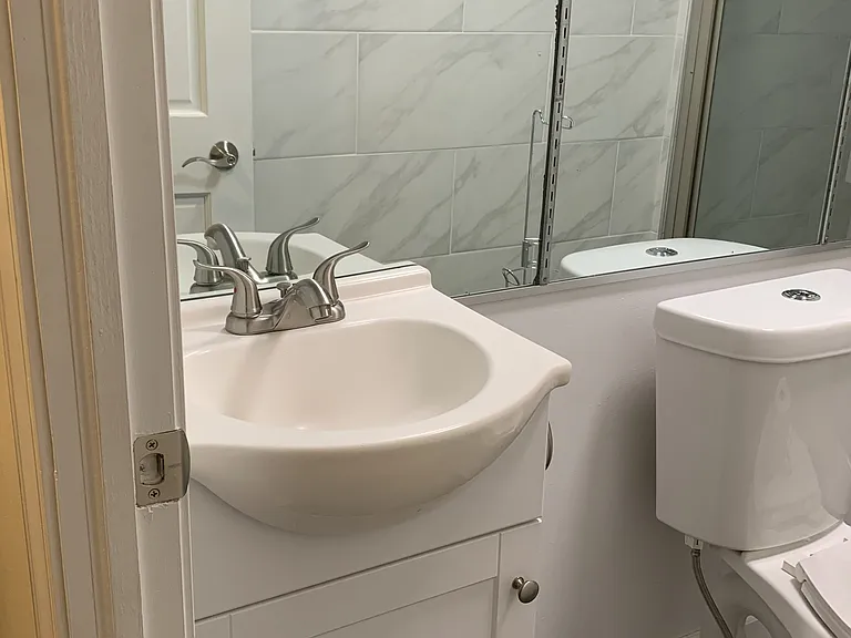 1619 Mansfield St #2 — Photo 6