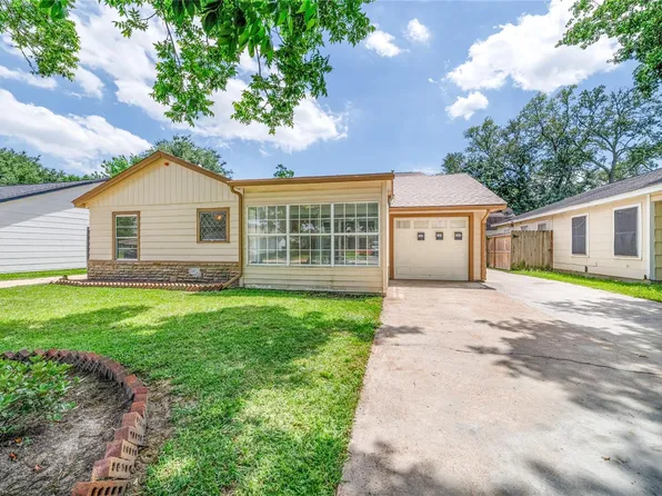 1309 Jefferson St, Baytown, TX 77520