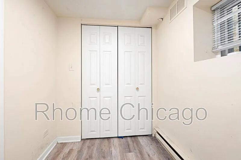 Building Photo - 6115 S Drexel Ave #5