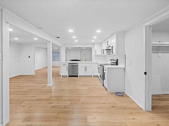 5th image of 24 Sophia Dr
