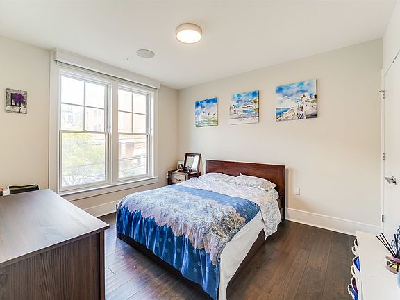 3rd image of 313 7th St Unit 201