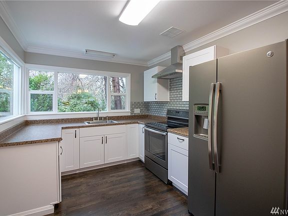 4th image of 1721 Bel Aire Ave