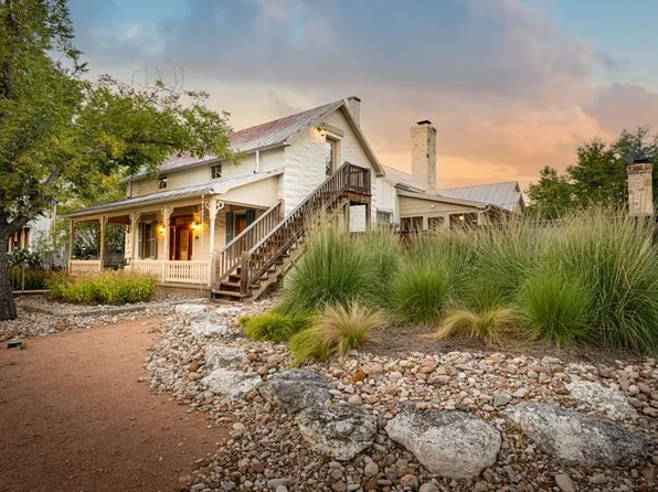 204 W Creek St, Fredericksburg, TX 78624