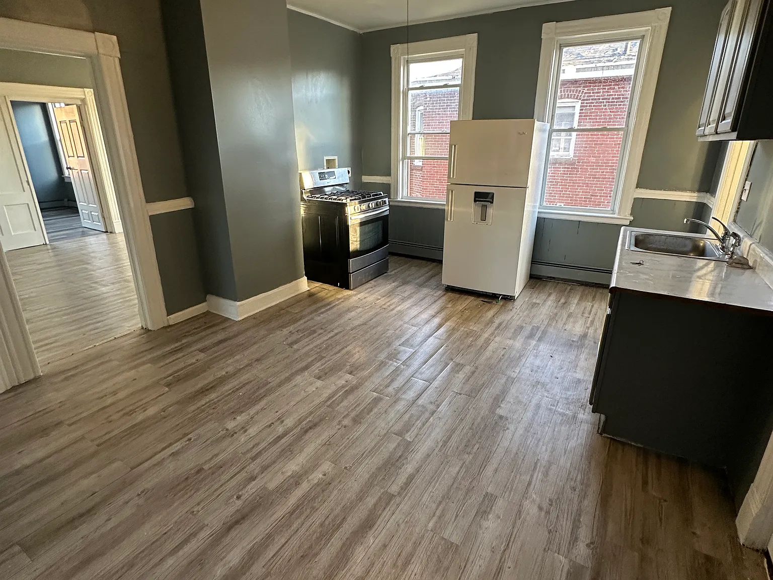 3 bed, 950 sqft, $1,349 — Photo 4