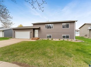 805 N Rose Ave, Tea, SD 57064