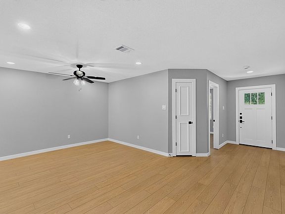 5th image of 1953 Riverchase Ln