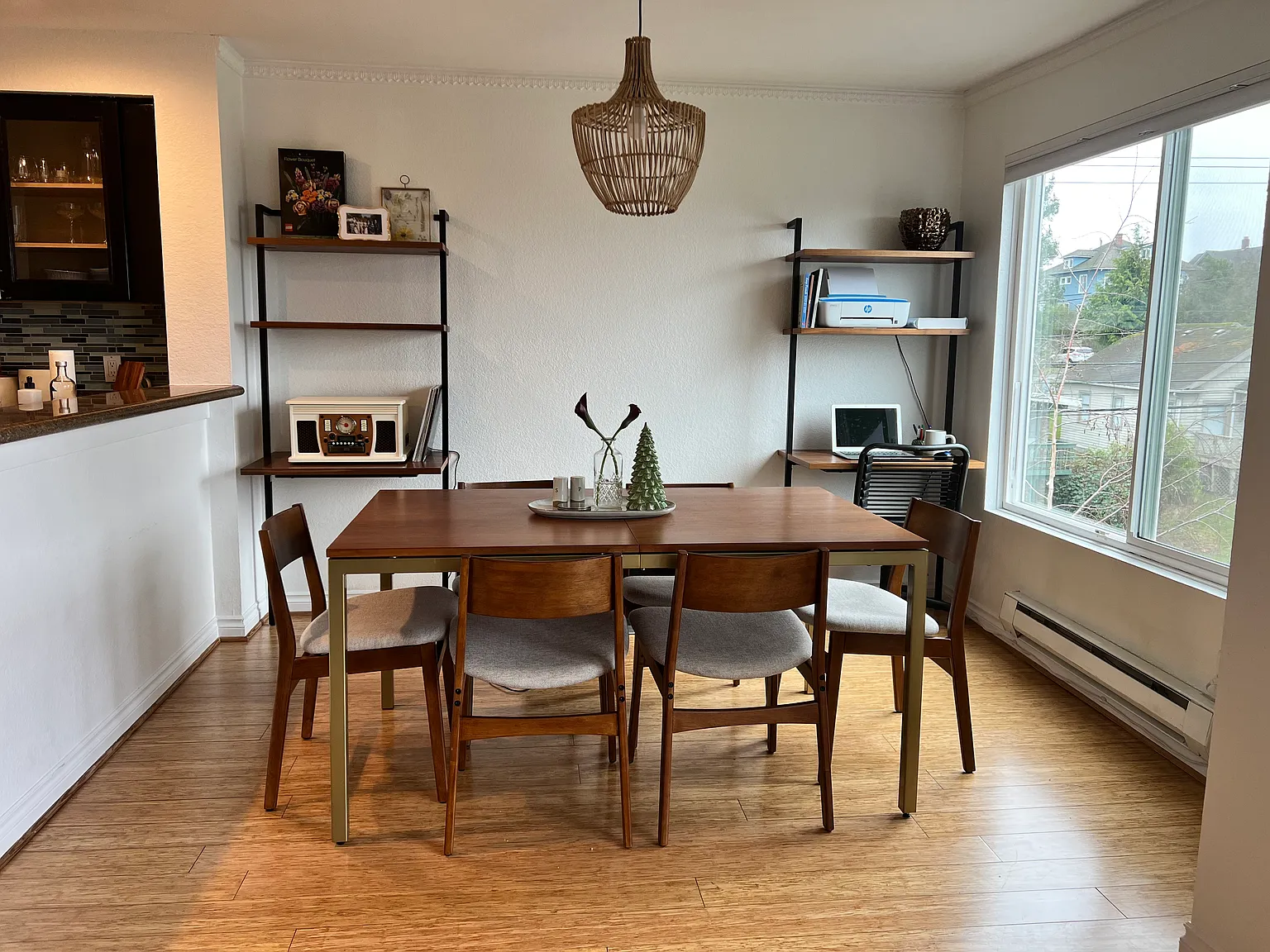 2 bed, 874 sqft, $2,595 — Photo 4