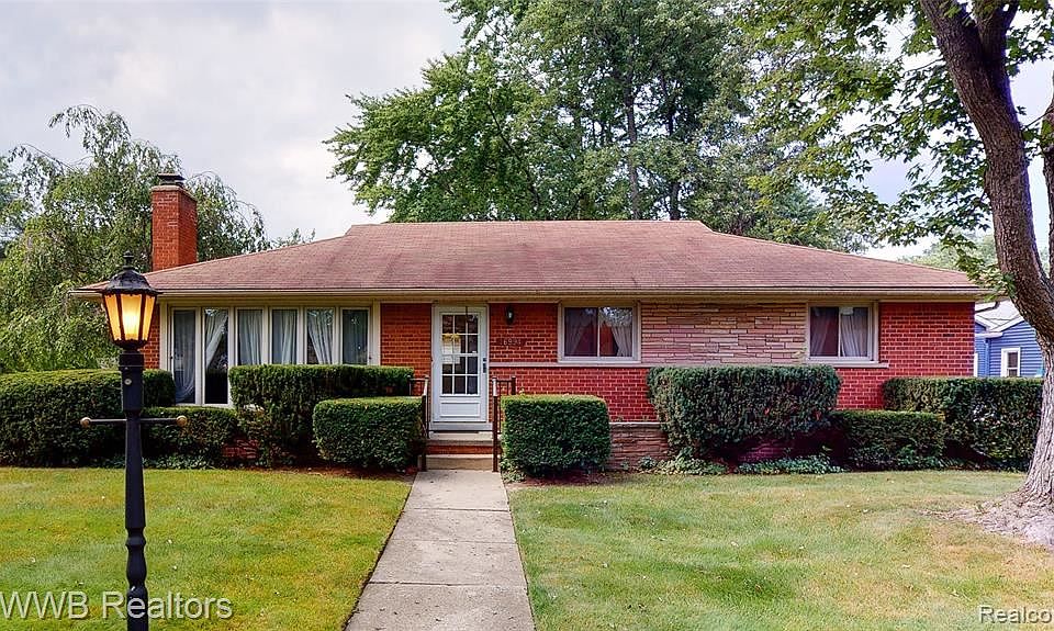 1st image of 16994 Beechwood Ave