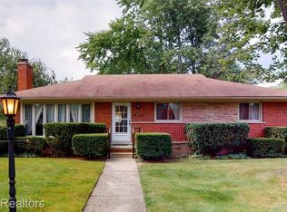 16994 Beechwood Ave, Beverly Hills, MI 48025