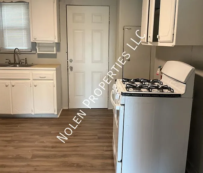 410 W Pine Ave — Photo 8