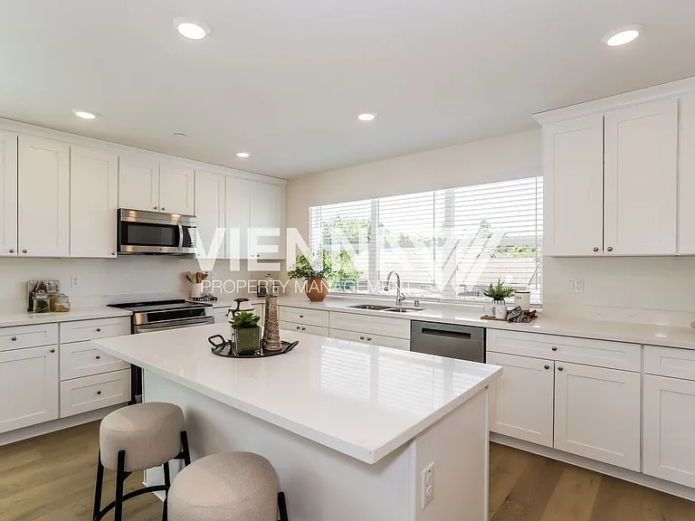 8100 Quiet Knolls Dr — Photo 6