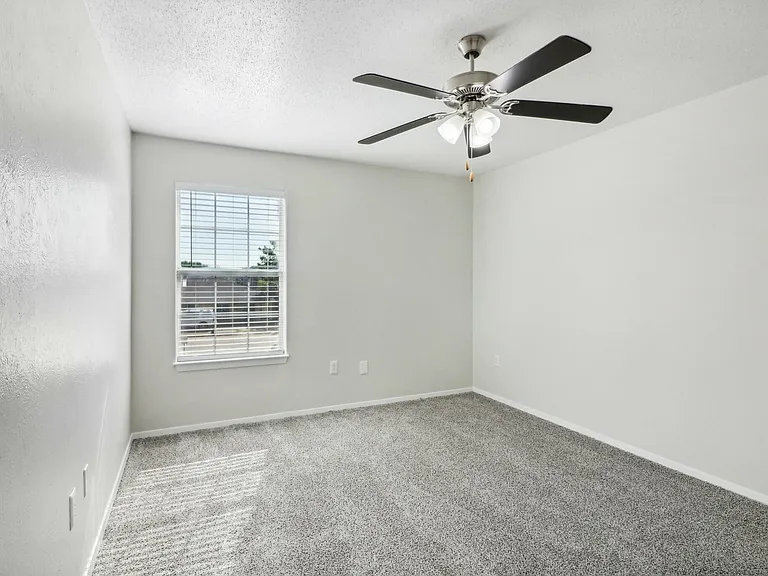 W Kirby St-019