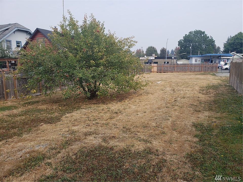 1st image of 4632 Yakima Ave