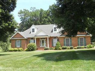 208 Fairways Blvd N, Tullahoma, TN 37388