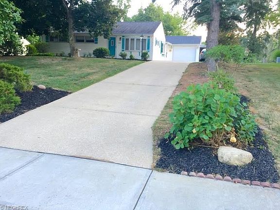 3rd image of 1784 Sunview Dr