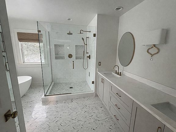 2nd image of 6281 S Lake Shore Dr