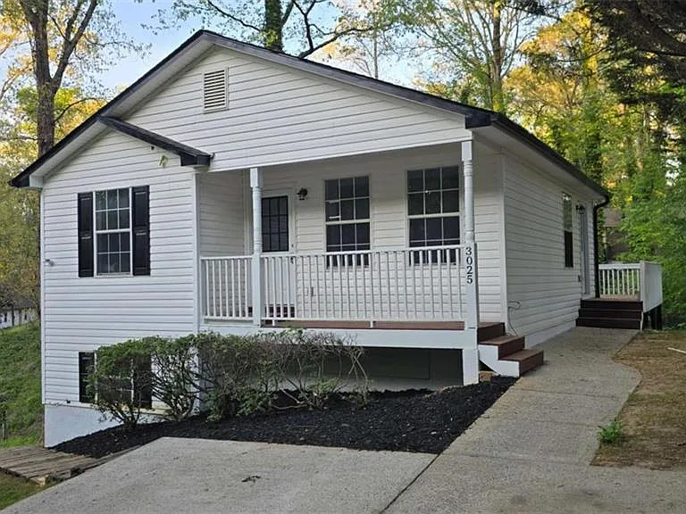 3025 Mangum Dr #A — Photo 2