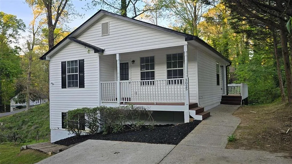 Building Photo - 3025 Mangum Dr #A