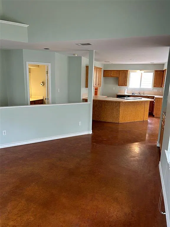 3 bed, 2.5 bath, 1463 sqft, $2,100 — Photo 2