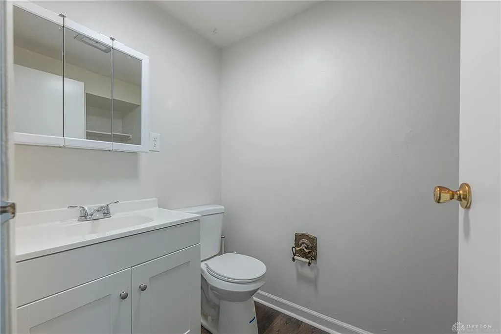 2 bed, 1.5 bath, 1000 sqft, $1,350 — Photo 4