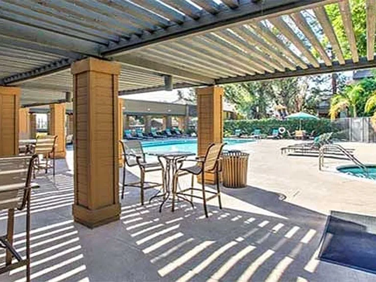 Waterstone Alta Loma Apartments — Photo 12