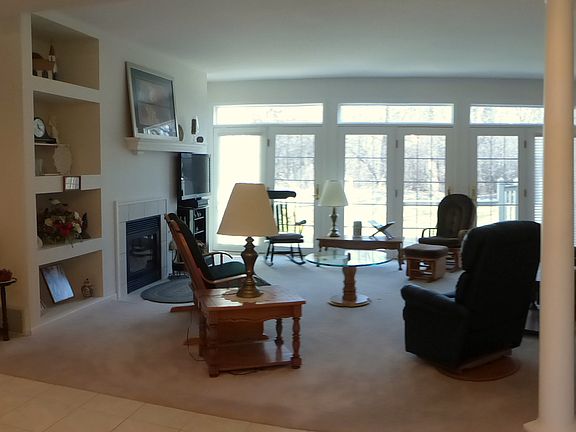 3rd image of 1711 Woodsview Dr