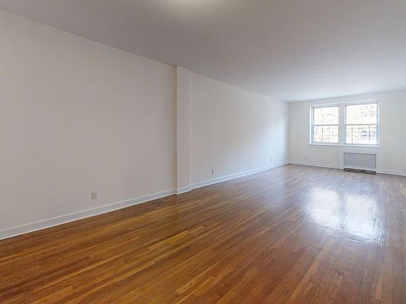 3rd image of 440 Warburton Ave APT 5L