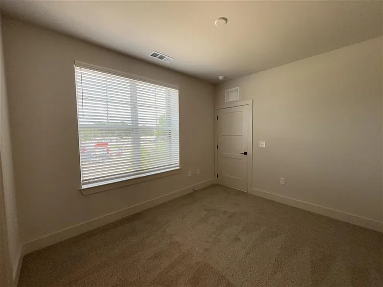 District on the Etowah Apartments — Photo 1452
