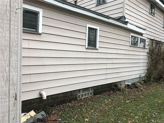 3rd image of 427 E Sterling Ave
