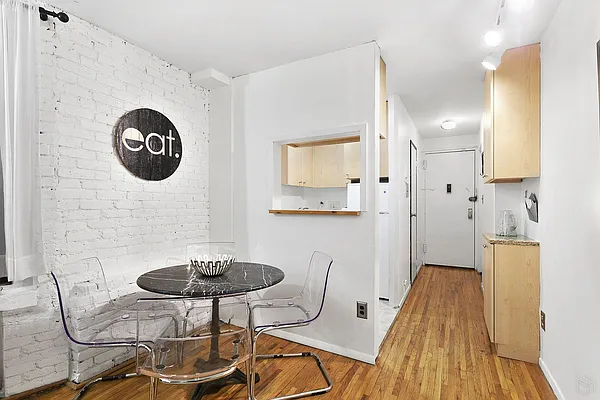 Rented by Halstead Real Estate | media 6