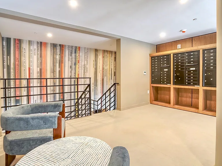 931 Madison St #307 — Photo 14
